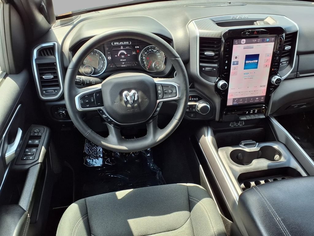 Used 2025 RAM 1500 Big Horn AWD/4WD image 4