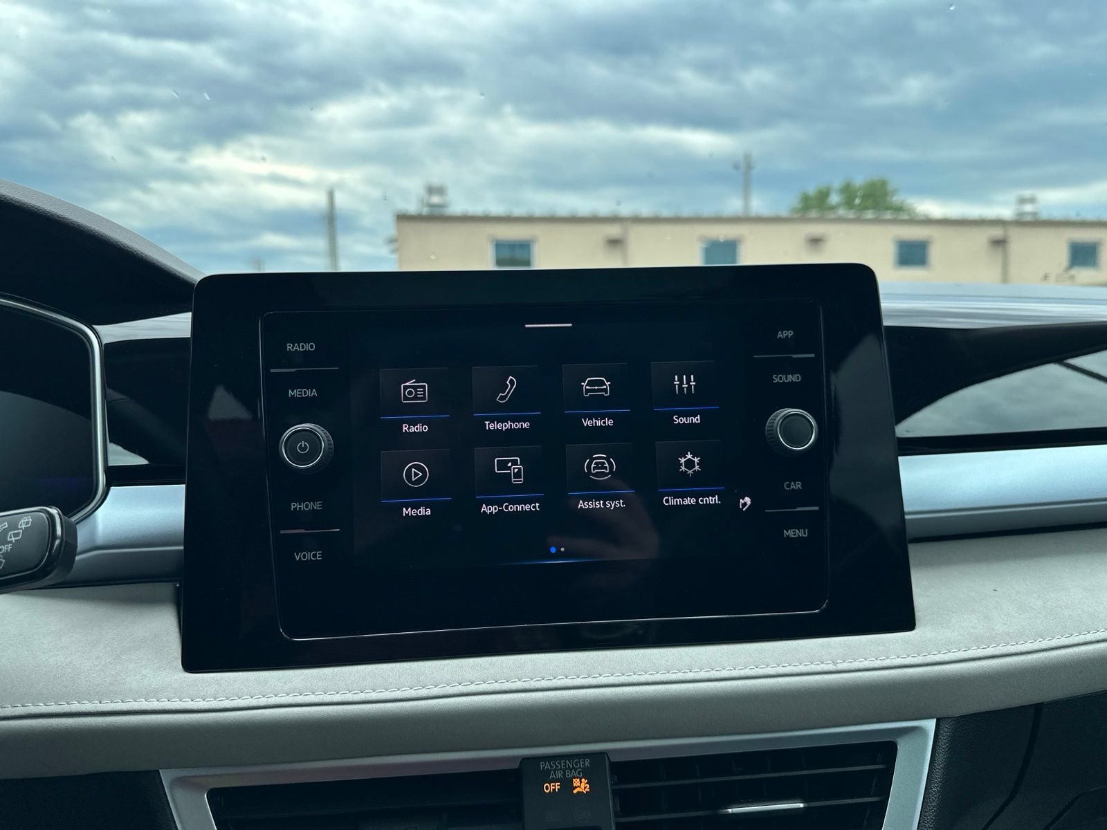 Certified 2025 Volkswagen Taos SE AWD/4WD image 58