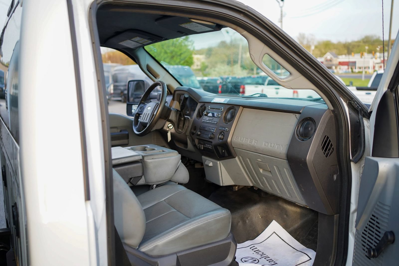 Used 2015 Ford F550 2WD Regular Cab Super Duty image 25