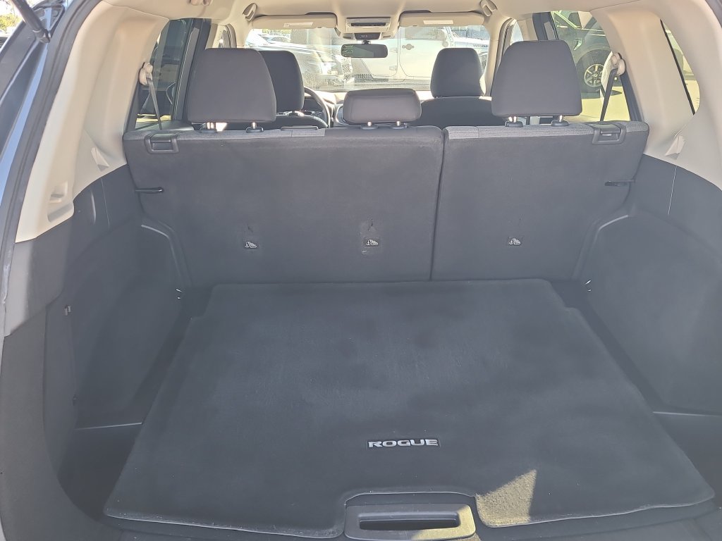 Used 2023 Nissan Rogue SV FWD image 11