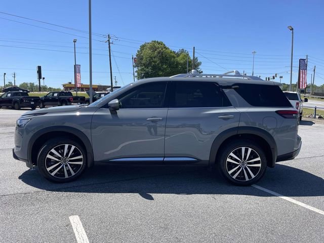 Used 2024 Nissan Pathfinder Platinum FWD image 5