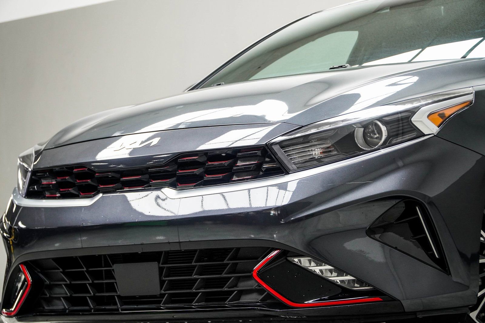 Used 2023 Kia Forte GT-Line w/ GT-Line Premium Package image 2