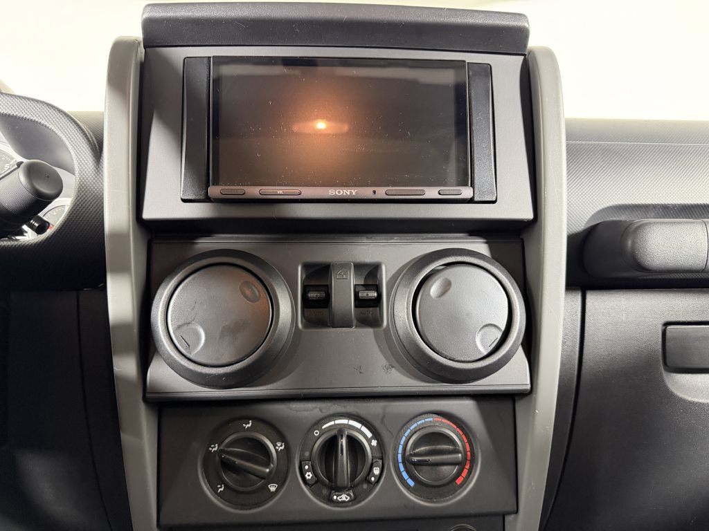 Used 2007 Jeep Wrangler Rubicon w/ Dual Top Group AWD/4WD image 26