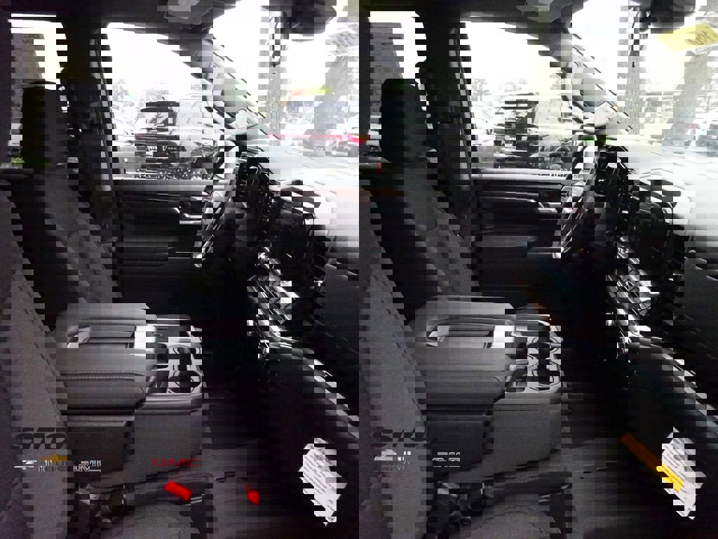 New 2026 GMC Sierra 1500 Elevation image 17