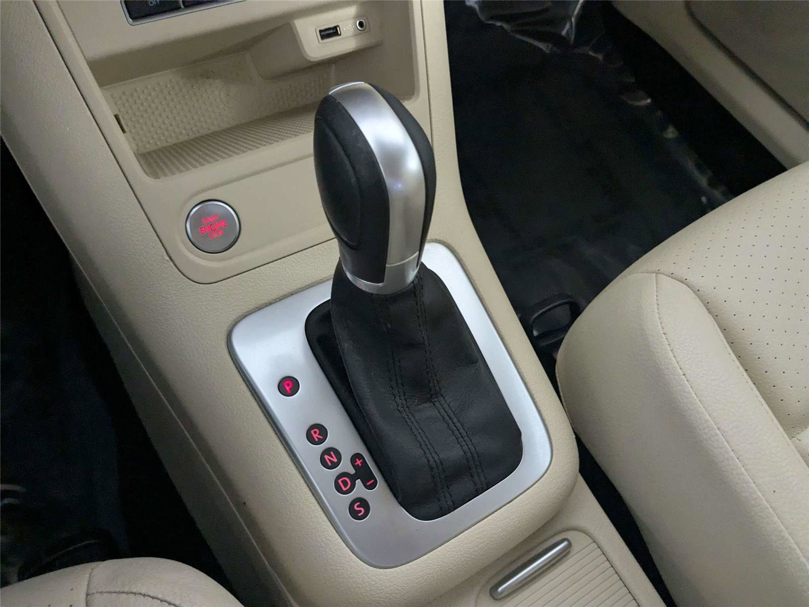 Used 2017 Volkswagen Tiguan S image 20