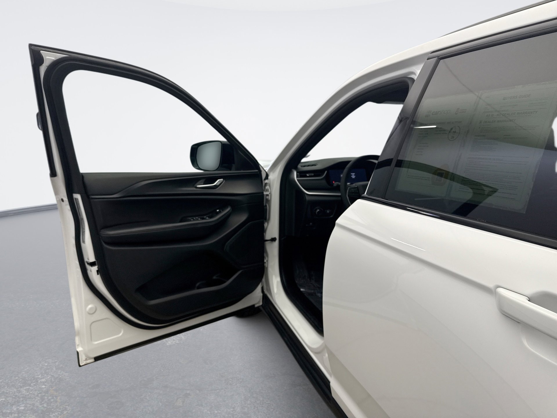 Used 2024 Jeep Grand Cherokee Altitude image 9