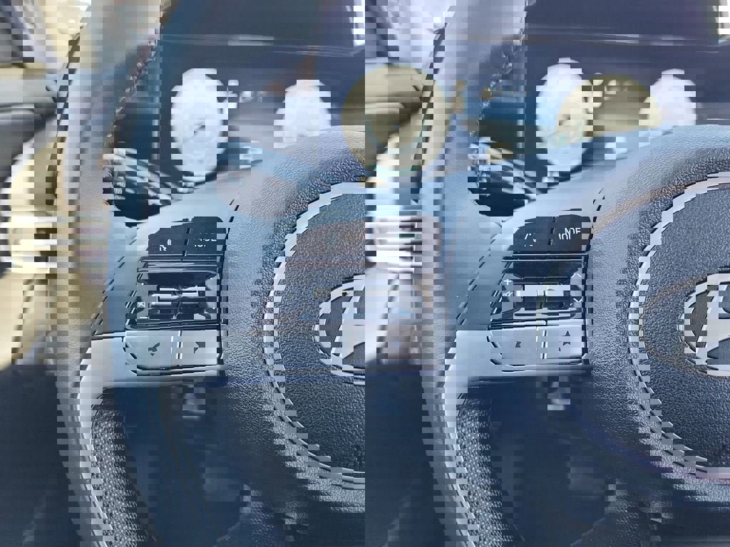 Used 2024 Hyundai Elantra SEL w/ Convenience Package image 22