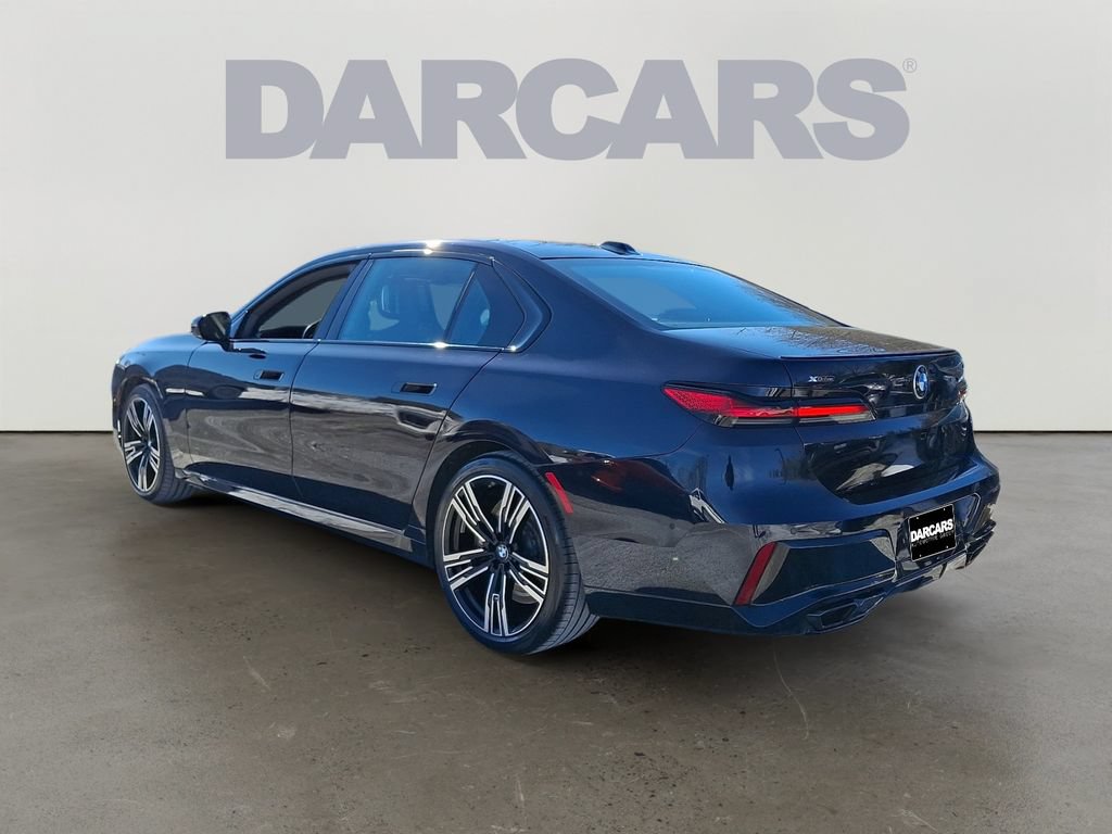 Certified 2025 BMW 760i xDrive w/ Executive Package AWD/4WD image 4