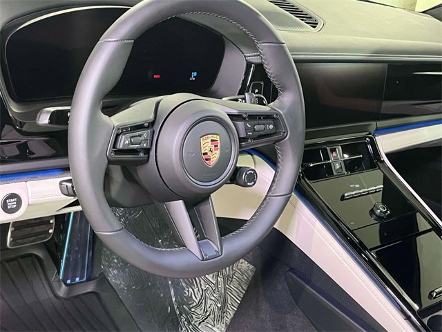 New 2025 Porsche Panamera 4 image 4