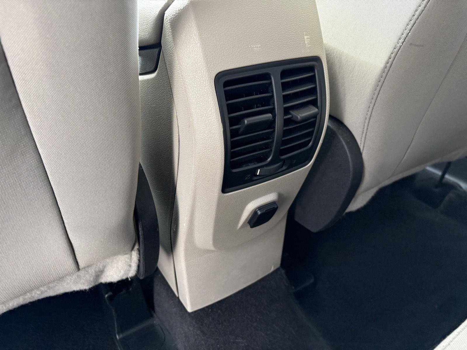 Used 2018 Ford Escape SE image 19