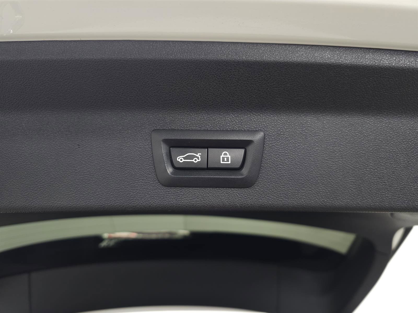 Used 2018 BMW X3 M40i image 9