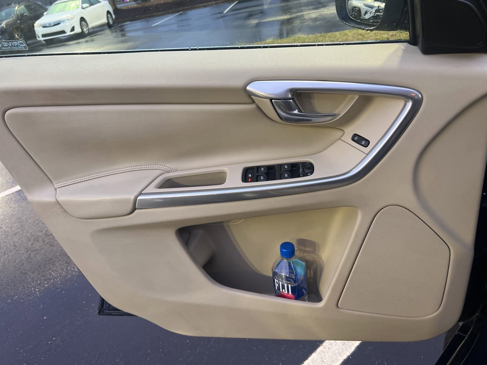 Used 2015 Volvo XC60 T5 Premier image 11