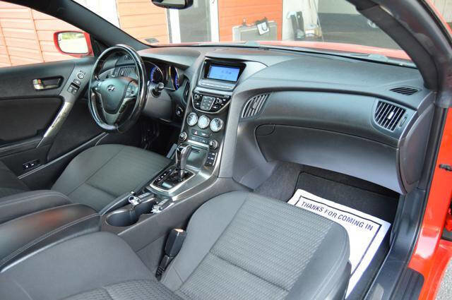 Used 2014 Hyundai Genesis 2.0T image 16