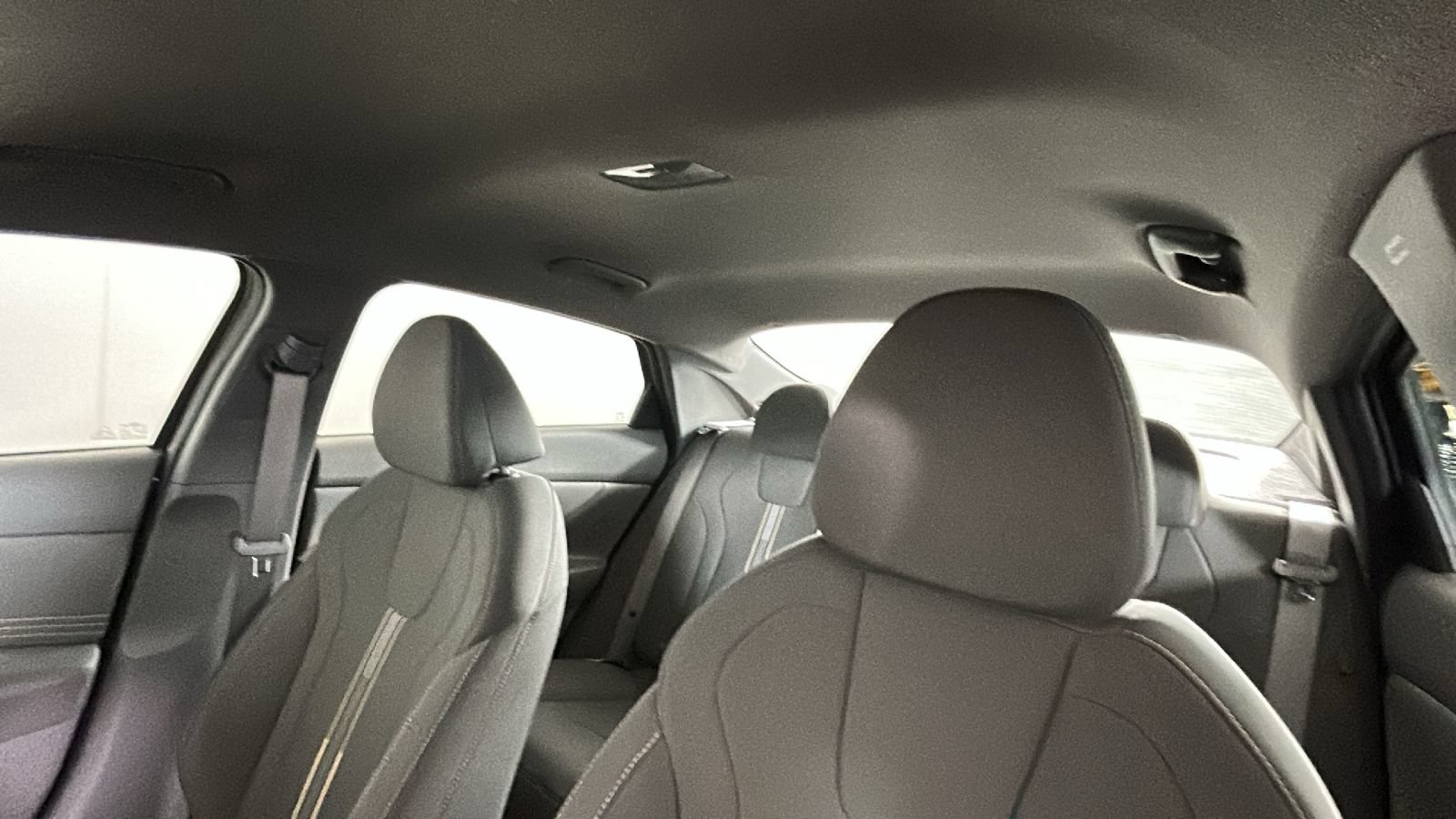 Certified 2025 Hyundai Elantra SEL FWD image 13