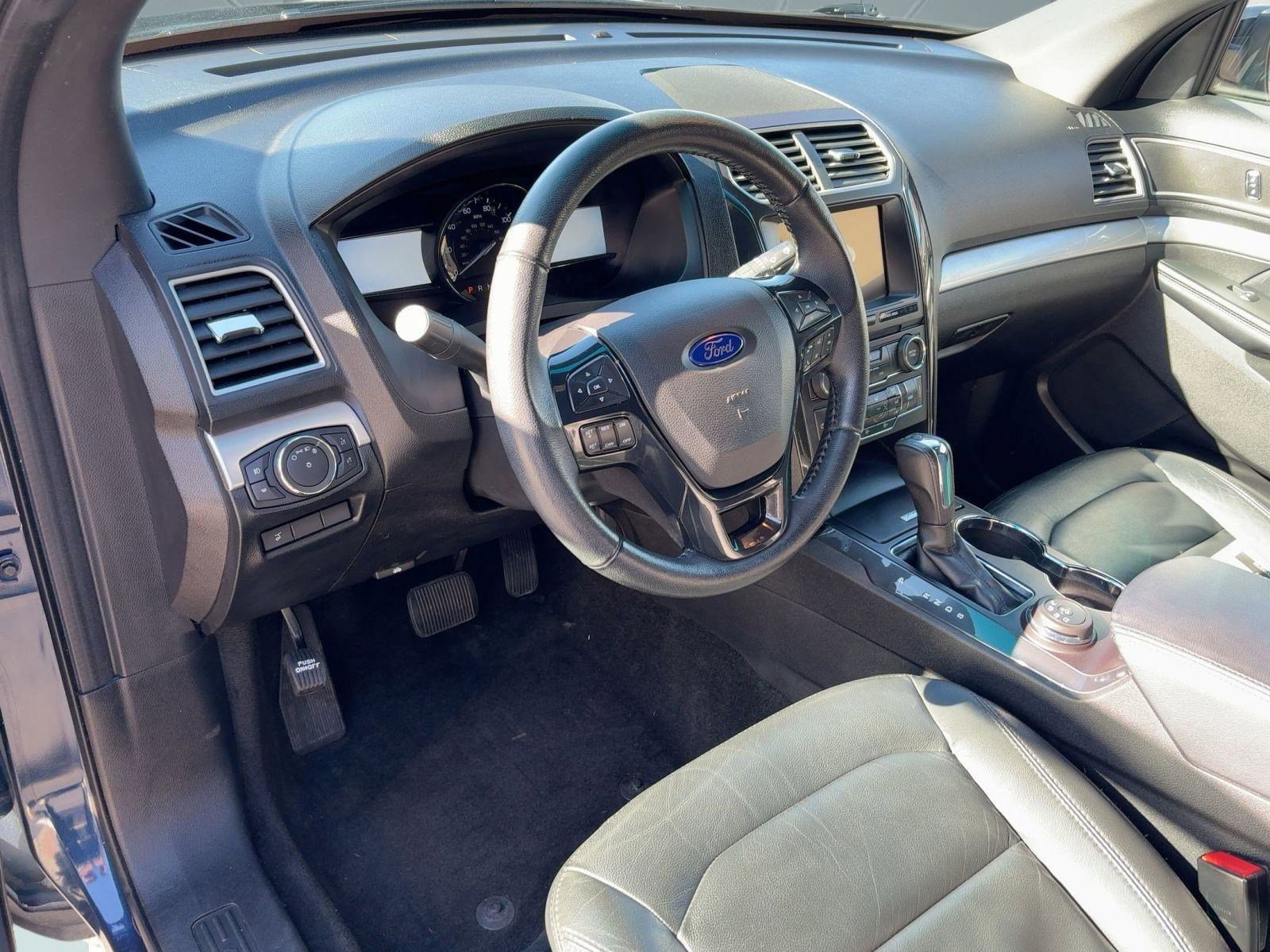 Used 2017 Ford Explorer XLT w/ Equipment Group 202A image 4