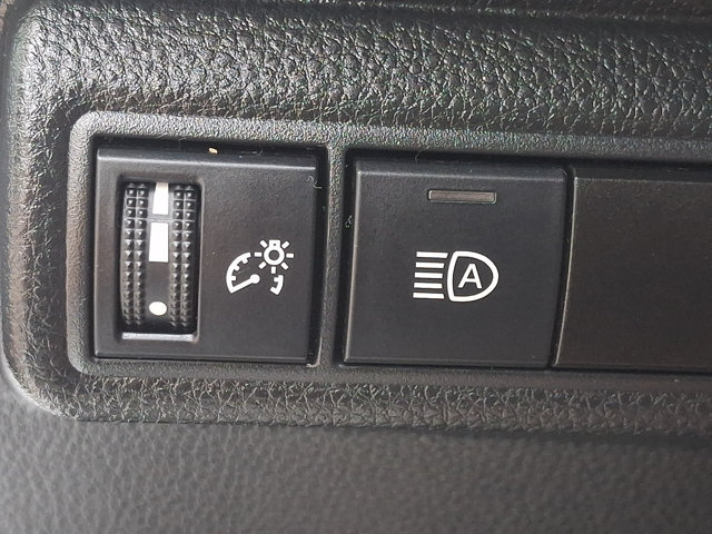 Used 2022 Toyota Corolla LE FWD image 24