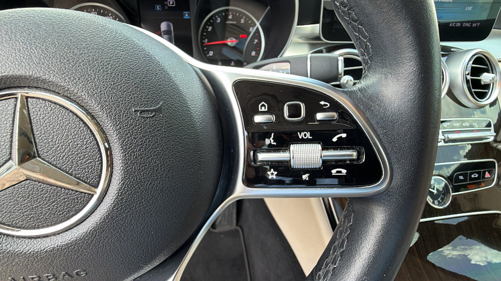Used 2019 Mercedes-Benz C 300 Sedan image 27