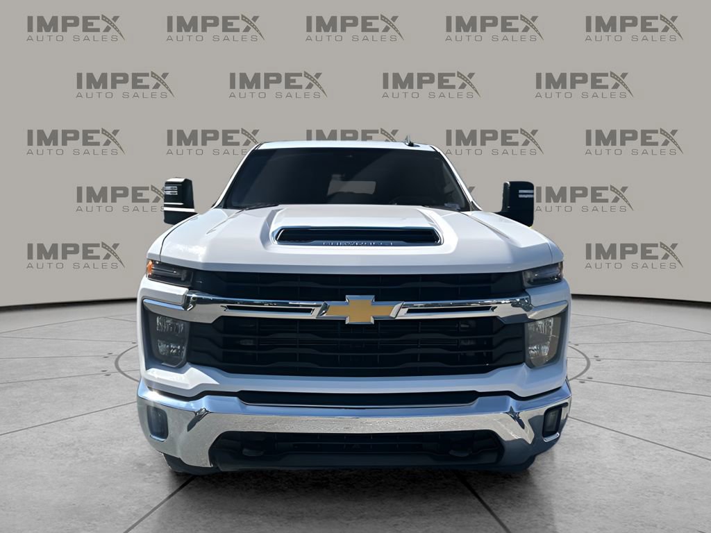 Used 2024 Chevrolet Silverado 2500 LT AWD/4WD image 9