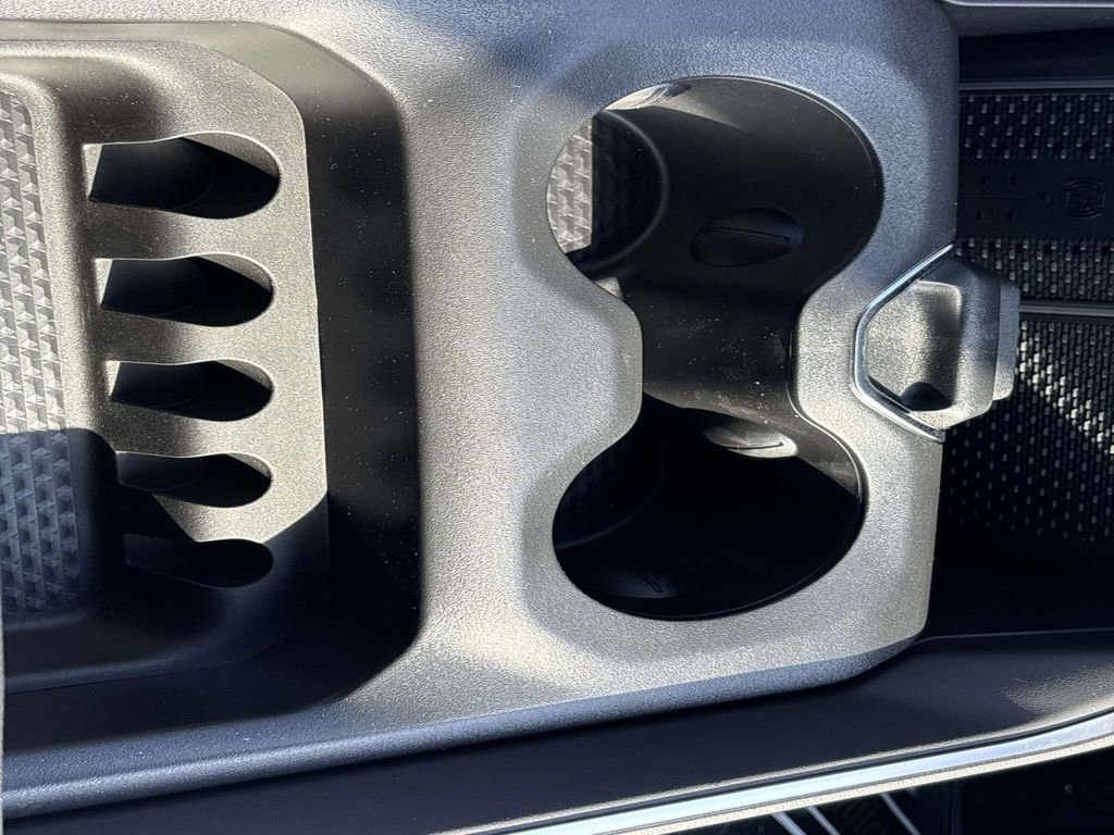 New 2026 RAM 1500 4x4 Crew Cab image 16