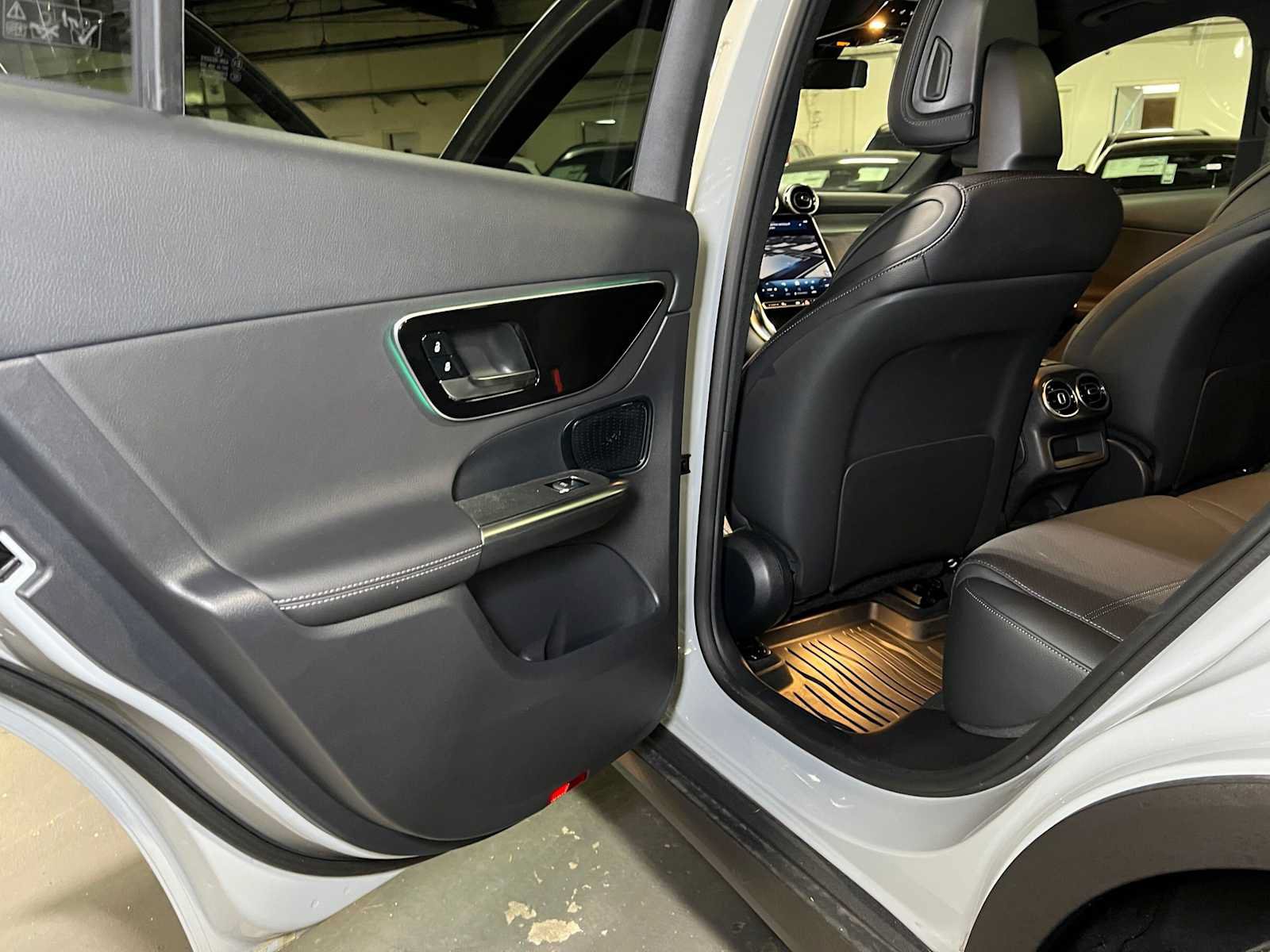 Certified 2026 Mercedes-Benz GLC 300 4MATIC image 18