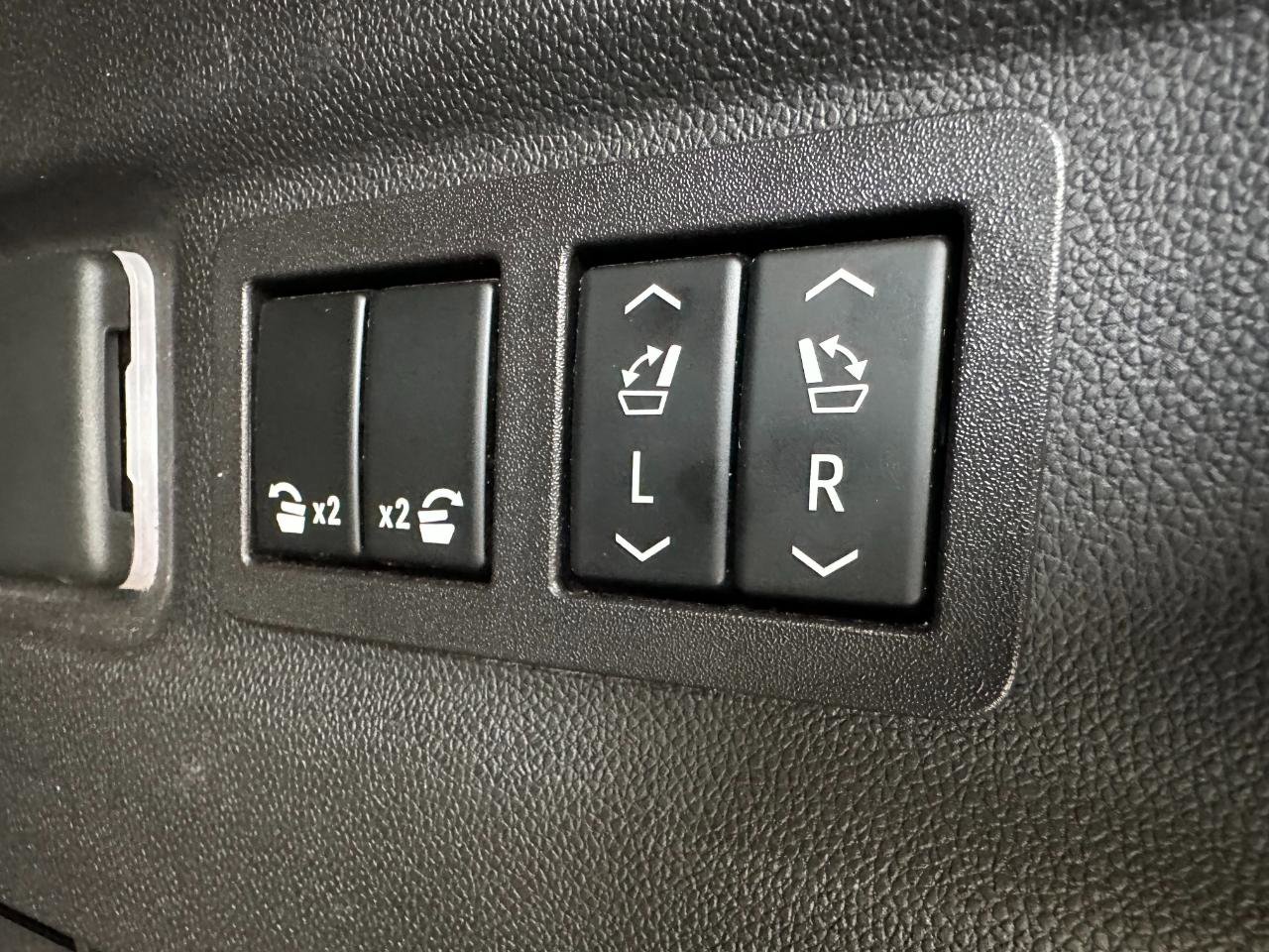 Used 2021 Chevrolet Suburban High Country RWD image 40