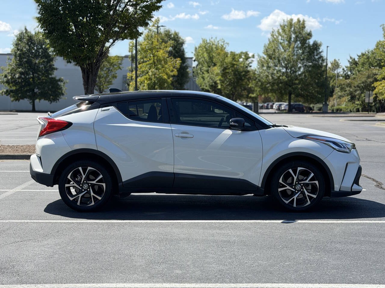 Used 2020 Toyota C-HR XLE FWD image 10