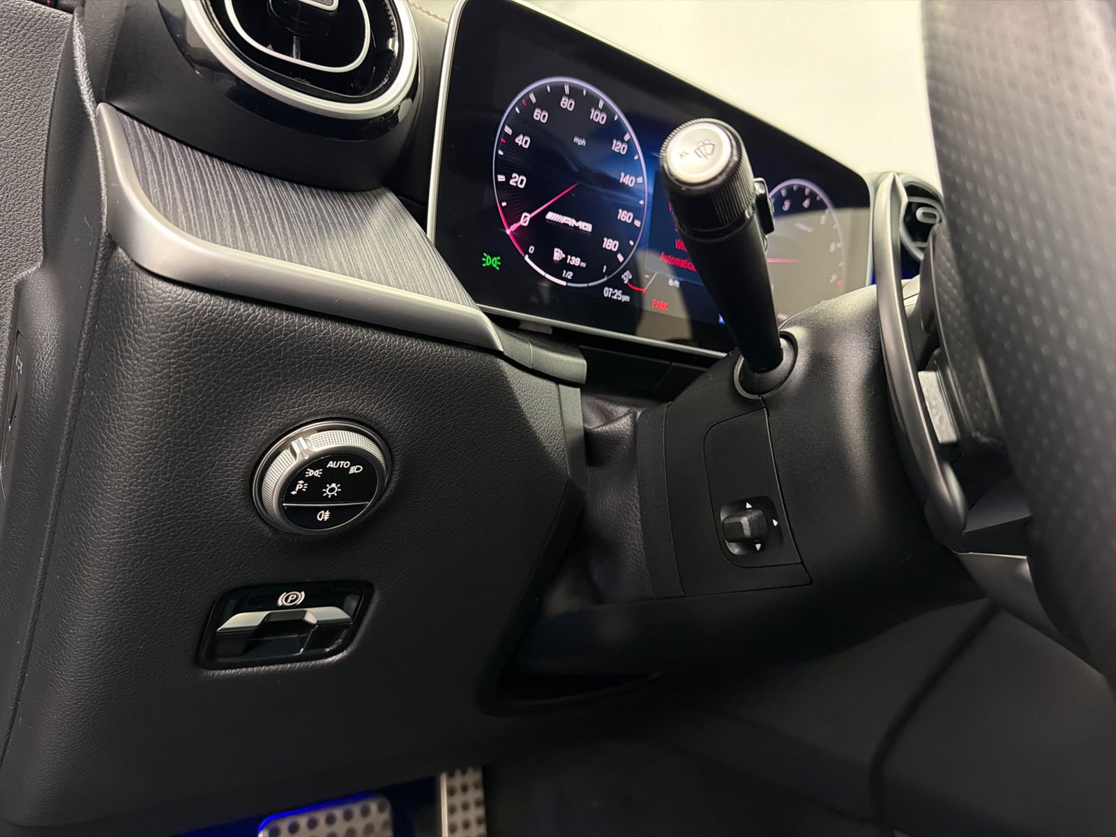 Used 2025 Mercedes-Benz GLC 43 AMG 4MATIC image 38