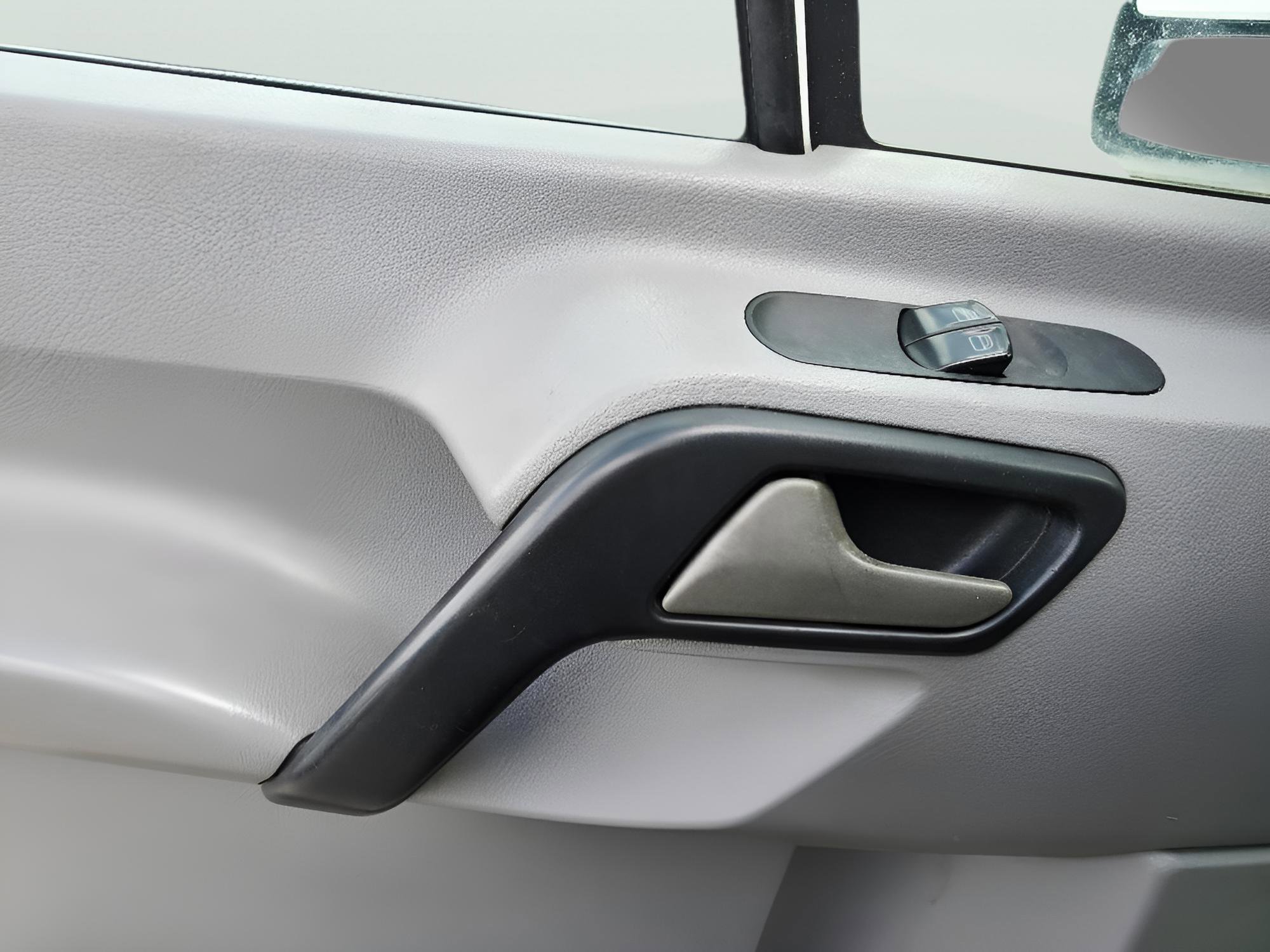 Used 2008 Freightliner Sprinter 3500 image 16