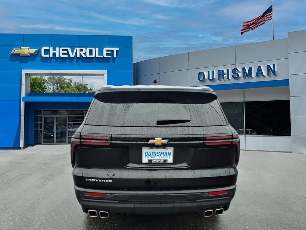 Used 2024 Chevrolet Traverse LS image 4