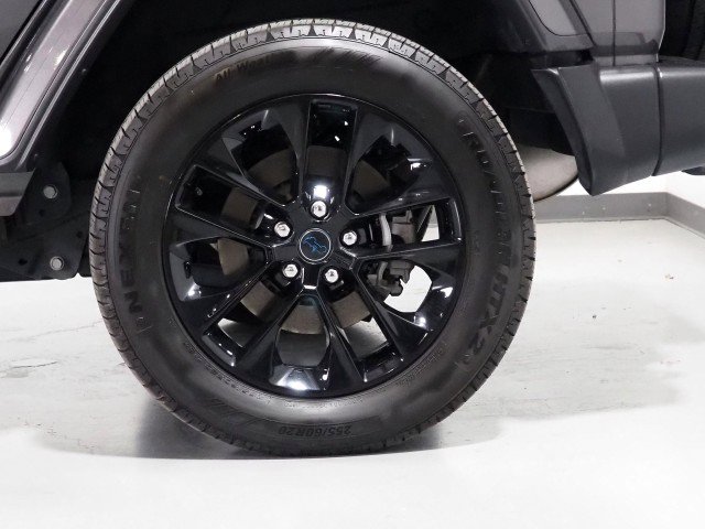 Used 2025 Jeep Wrangler 4xe Sahara w/ Safety Group AWD/4WD image 45