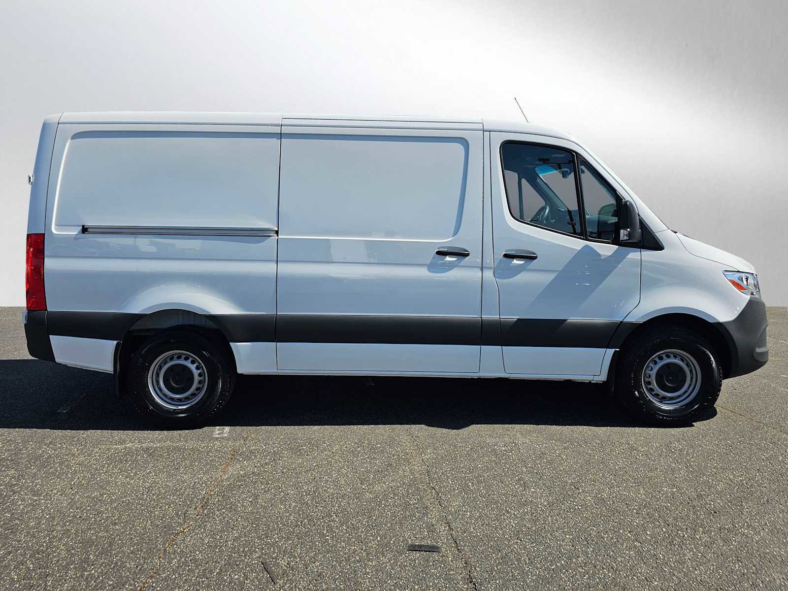 Used 2025 Mercedes-Benz Sprinter 2500 image 2