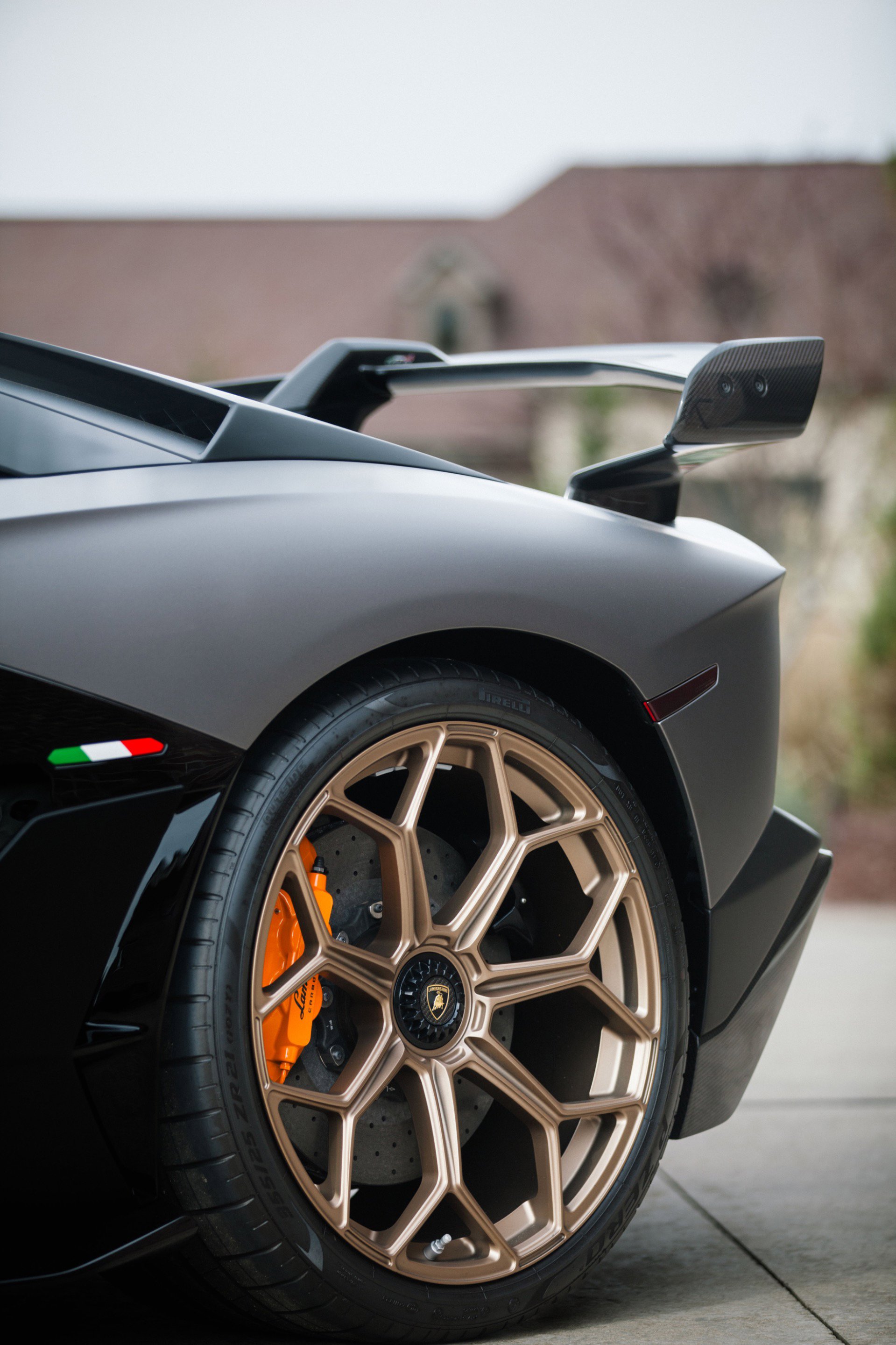 Used 2021 Lamborghini Aventador SVJ image 12