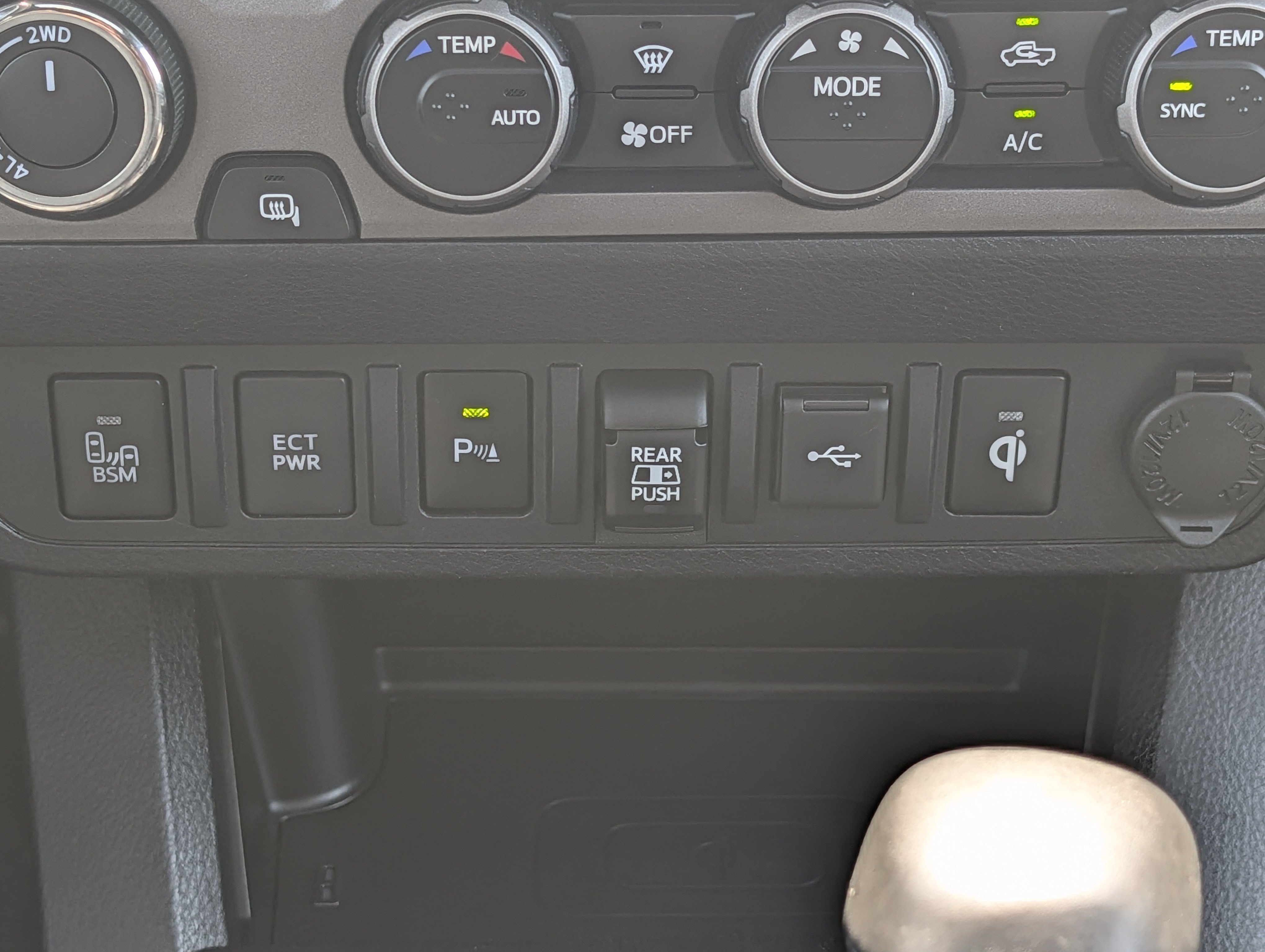 Used 2022 Toyota Tacoma TRD Sport w/ TRD Premium Sport Package AWD/4WD image 30