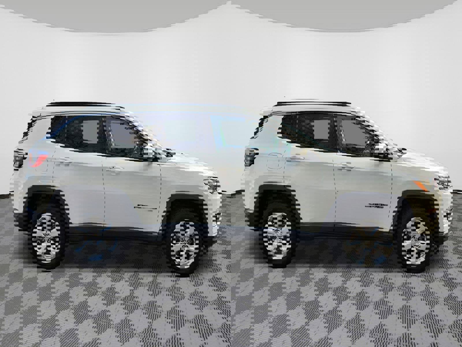 Used 2019 Jeep Compass Latitude w/ Popular Equipment Group image 6