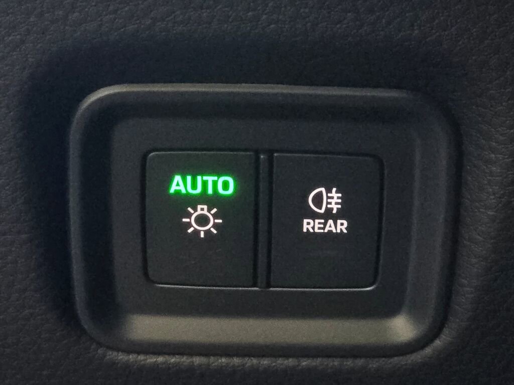 Certified 2025 Porsche Cayenne Coupe image 41