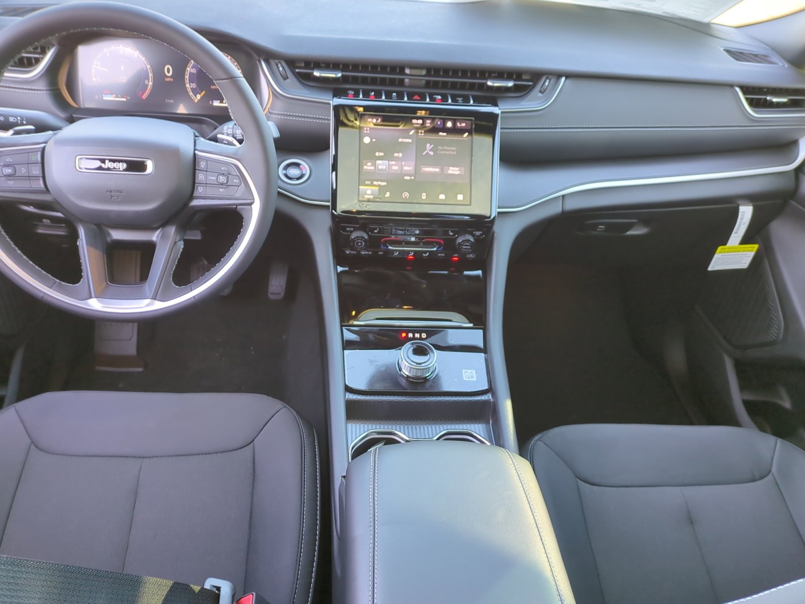 New 2025 Jeep Grand Cherokee Laredo w/ Luxury Tech Group I image 20