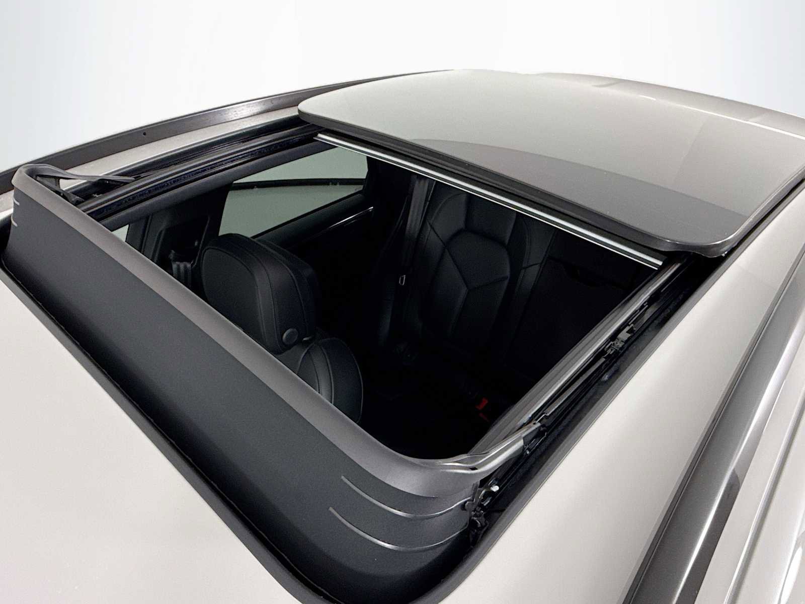 New 2026 Porsche Macan image 23