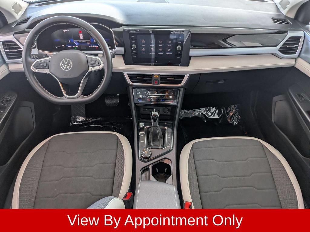 Used 2025 Volkswagen Taos SE AWD/4WD image 28