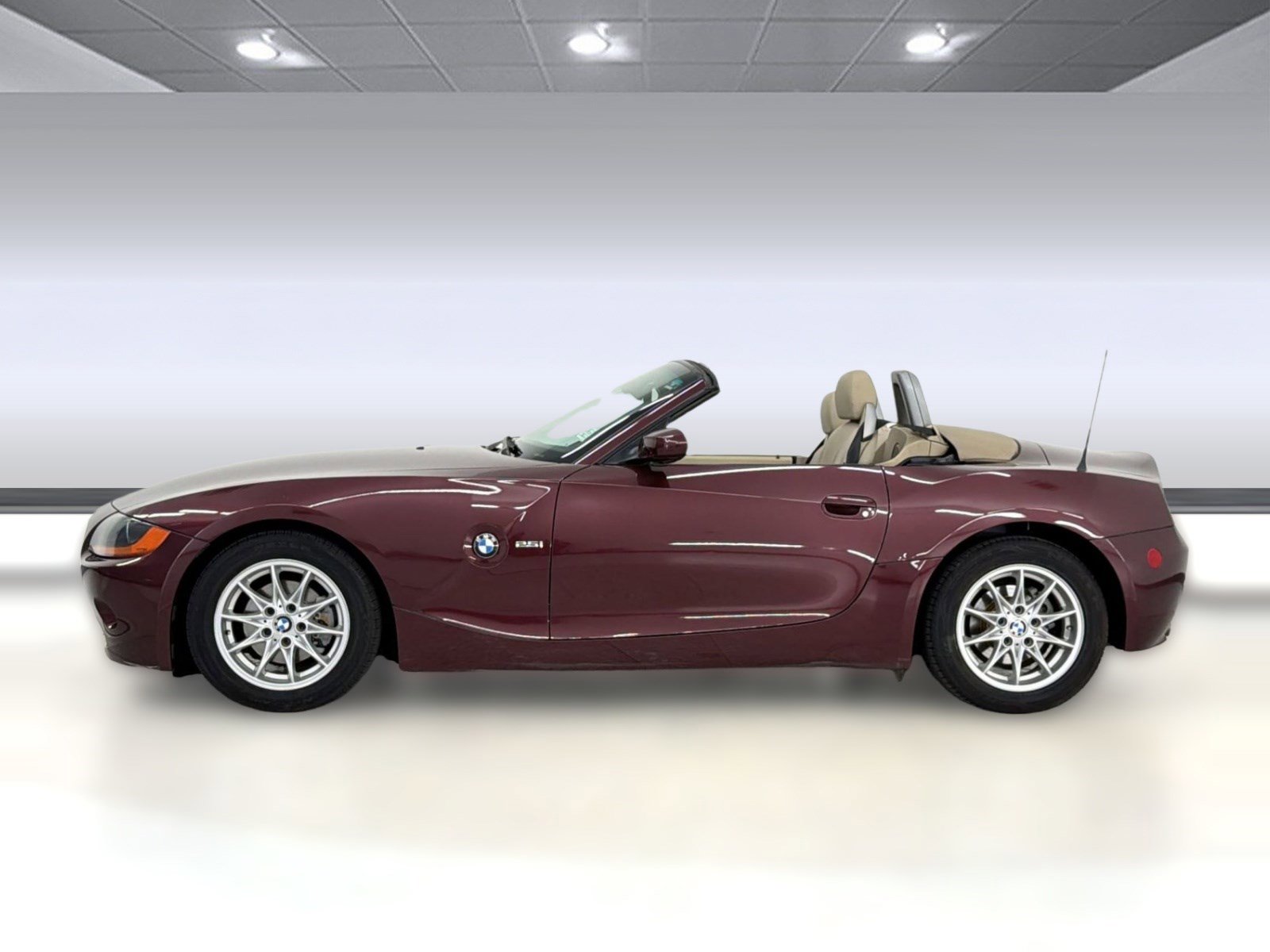 Used 2004 BMW Z4 2.5i image 2