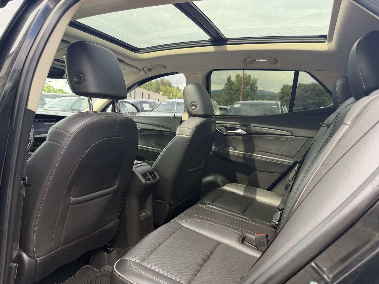Used 2021 Buick Envision Essence AWD/4WD image 17