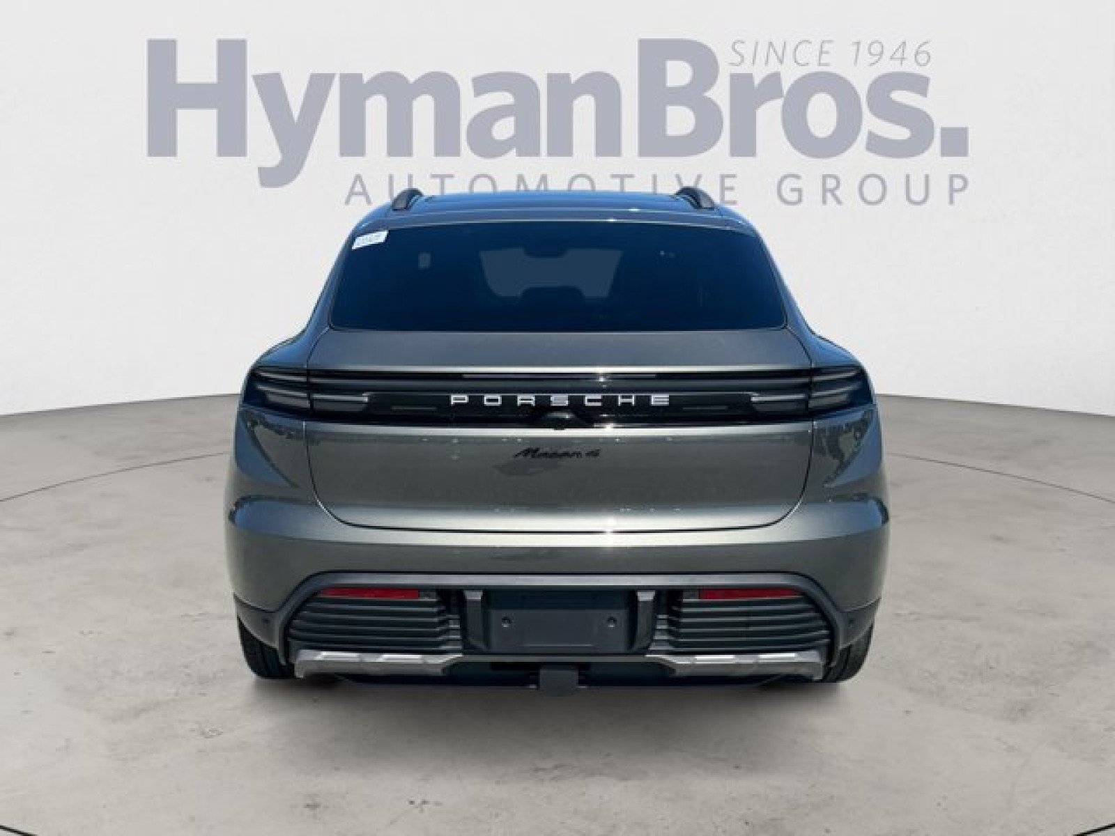 Used 2024 Porsche Macan 4 Electric w/ Premium Package AWD/4WD image 4