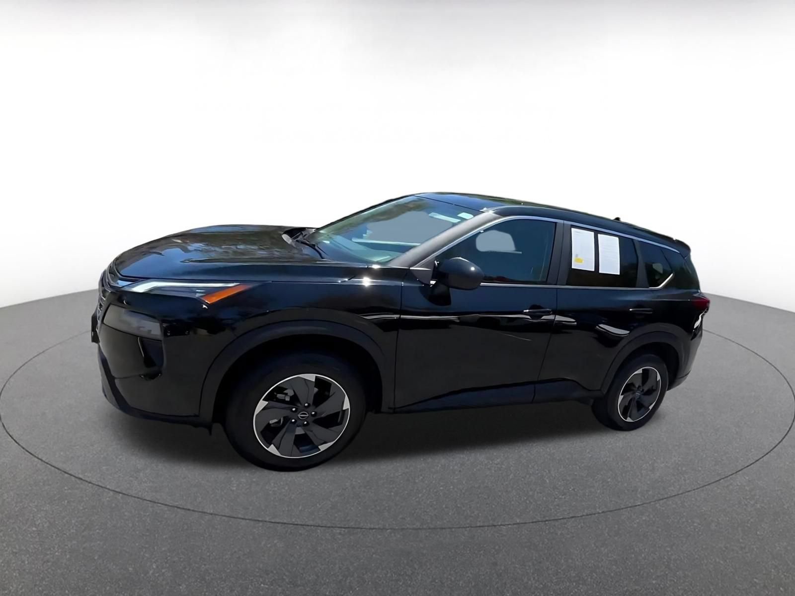 Used 2025 Nissan Rogue SV FWD image 8