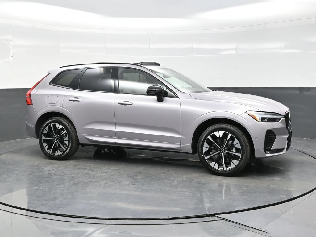 New 2026 Volvo XC60 B5 Plus w/ Climate Package PRO AWD/4WD image 8