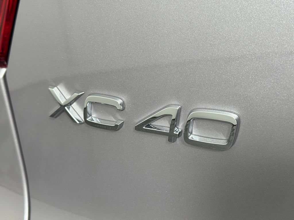 New 2026 Volvo XC40 B5 Plus w/ Climate Package AWD/4WD image 6