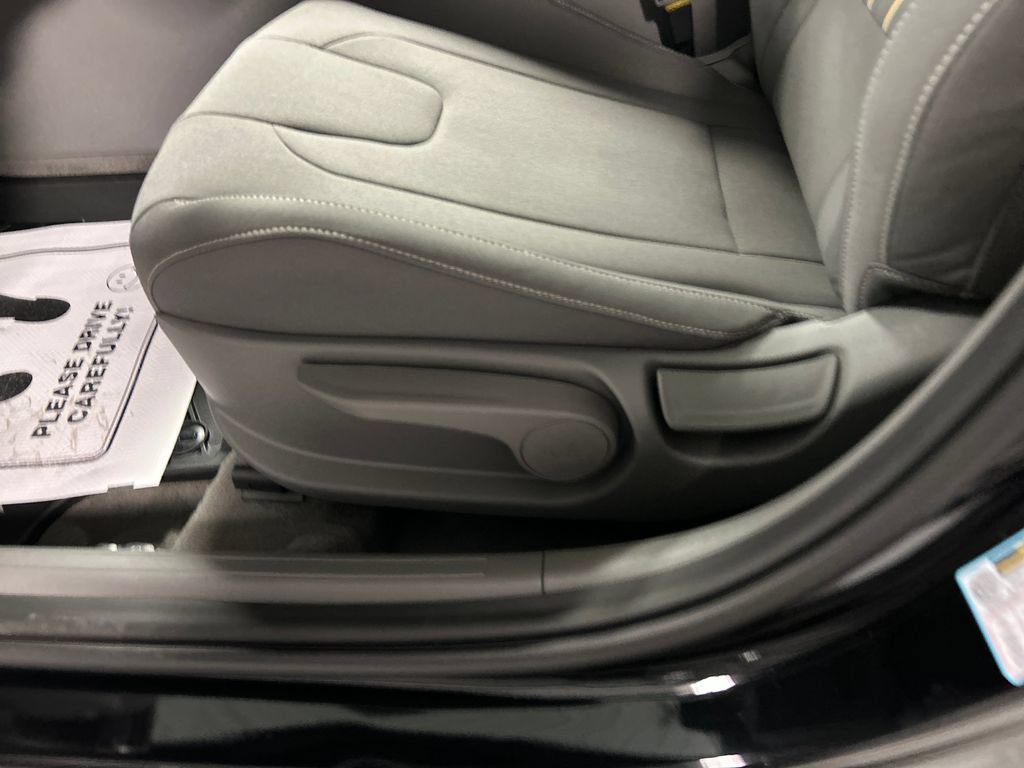 New 2026 Hyundai Elantra SEL FWD image 11
