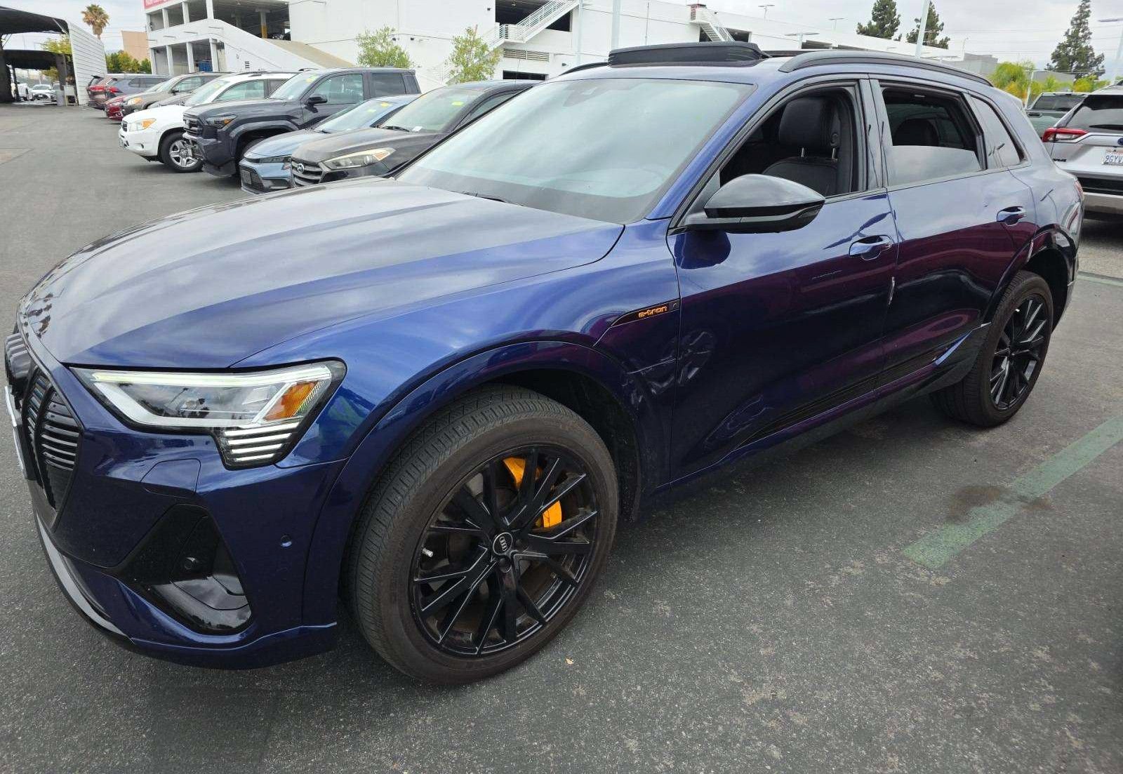 Used 2022 Audi e-tron Chronos AWD/4WD image 2