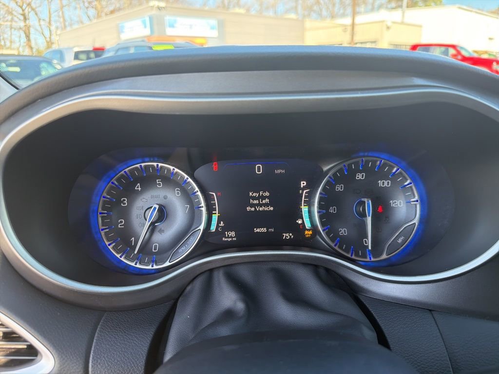 Used 2024 Chrysler Pacifica Touring-L image 24