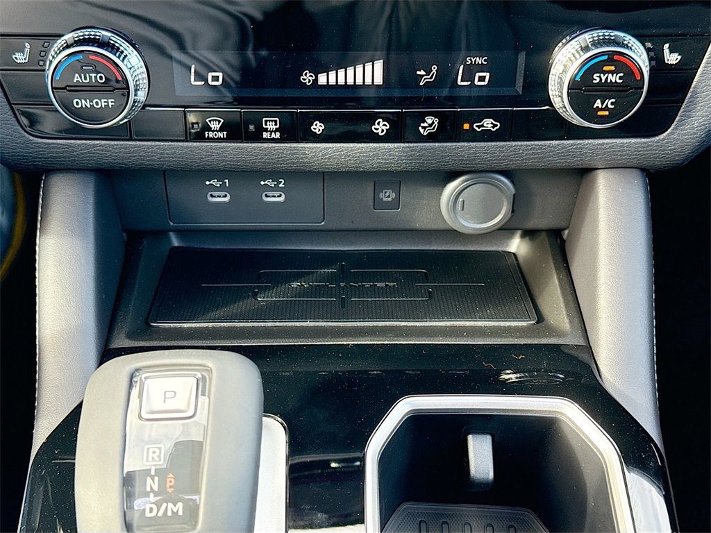 New 2025 Mitsubishi Outlander SE image 16