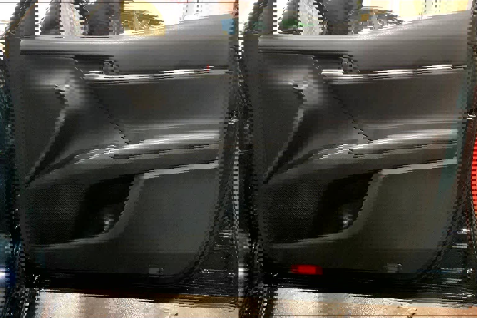 Used 2021 Toyota Camry SE w/ Cold Weather Package FWD image 23