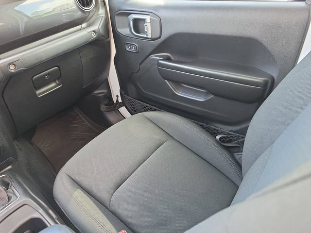 Used 2020 Jeep Gladiator Overland AWD/4WD image 18
